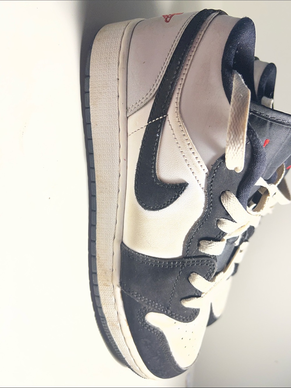 Nike Men’s Black and White High-Top Sneakers